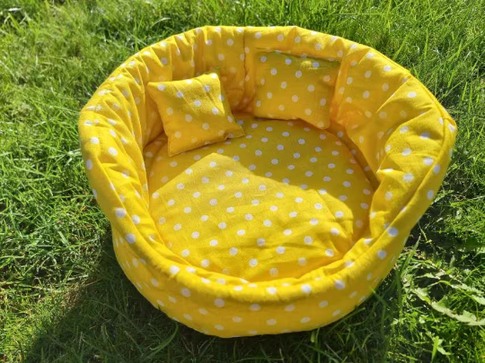 Yellow/White Polka Open Front Snuggle Cups for Guinea Pig Bed Cuddle Cup with Two Cushion Pillows for Improved Sleep Machine Washable Cozy