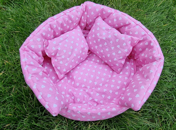 Pink/White Hearts Snuggle Cuddle Cup with Pillows Rabbit Hutch Indoor Bed